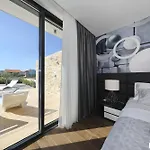 Beautiful In With Outdoor Swimming Pool And Wifi * Kraj (Zadar)