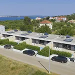 Beautiful In With Outdoor Swimming Pool And Wifi Villa