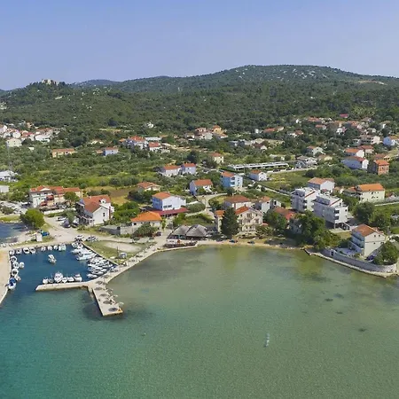 Beautiful In With Outdoor Swimming Pool And Wifi Kraj (Zadar)