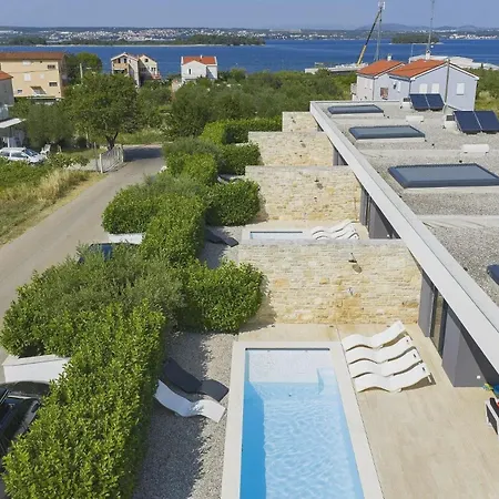Beautiful In With Outdoor Swimming Pool And Wifi Villa