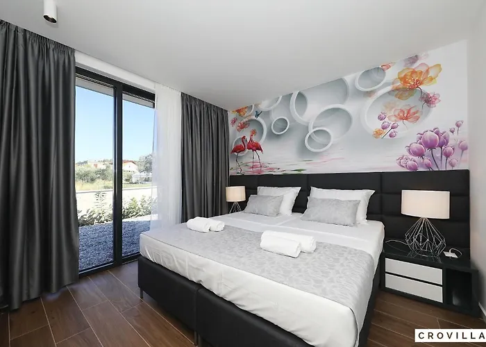 Beautiful In With Outdoor Swimming Pool And Wifi * Kraj (Zadar)