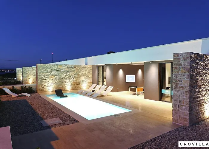 Beautiful In With Outdoor Swimming Pool And Wifi 빌라 *