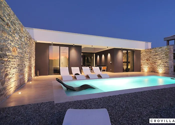 빌라 Beautiful In With Outdoor Swimming Pool And Wifi Kraj (Zadar)