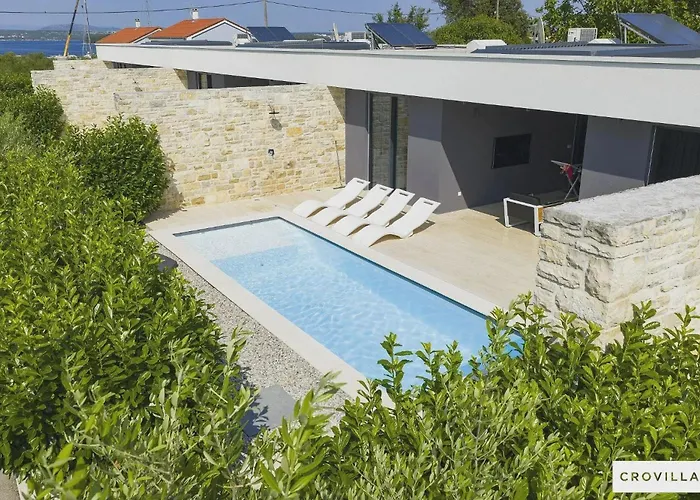 Beautiful In With Outdoor Swimming Pool And Wifi 빌라 Kraj (Zadar)