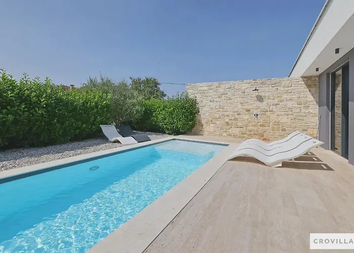 Beautiful In With Outdoor Swimming Pool And Wifi Kraj (Zadar)