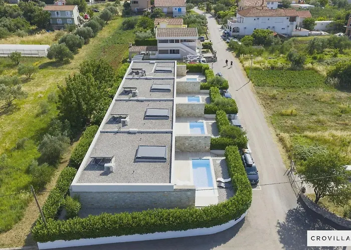 Beautiful In With Outdoor Swimming Pool And Wifi * Kraj (Zadar)