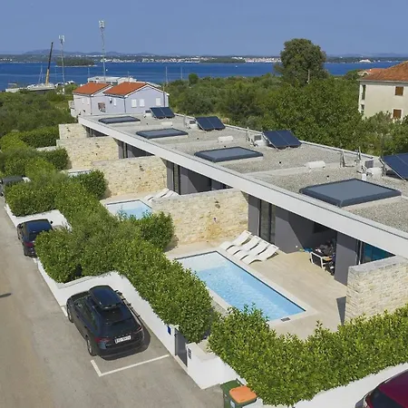 Beautiful In With Outdoor Swimming Pool And Wifi Vila *